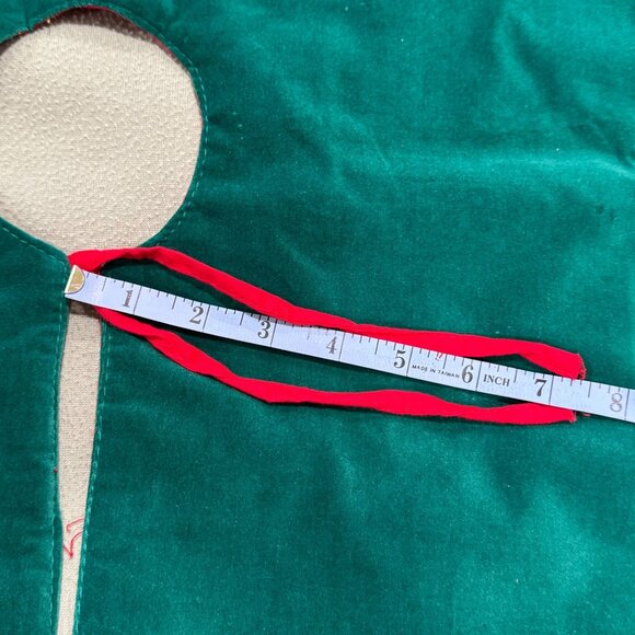 Vintage Christmas Tree Skirt Poinsettia Embroidery Green Red Velvet 40" Diameter - Picture 9 of 13